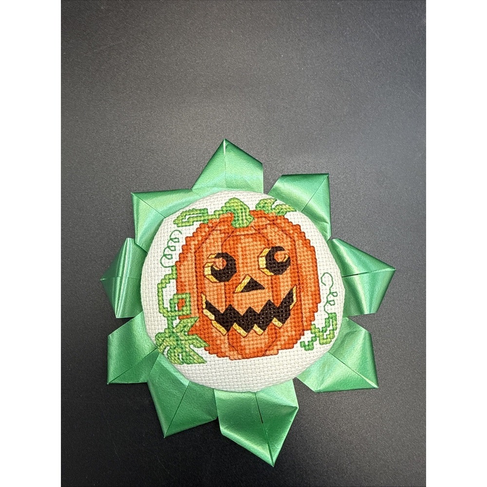 Needlepoint‎ Pumpkin Present Bow Handmade Halloween Jack O lantern